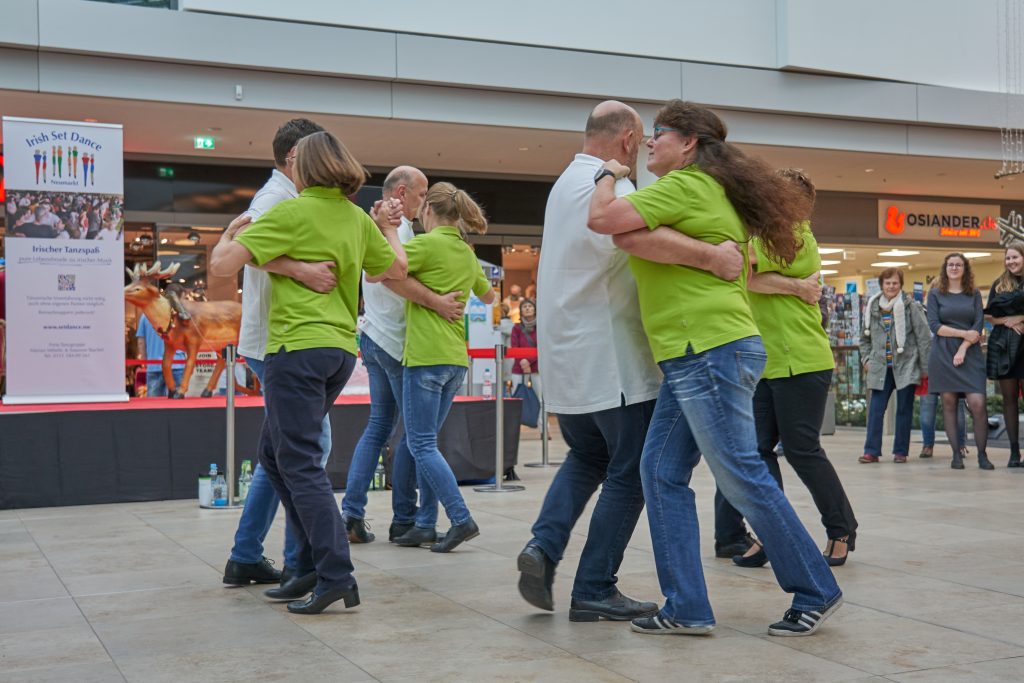Impressionen vom Stadtquartier: Auftritt am 23.11.2019 20 SetDance_Auftritt_23-11-2019_ DSC03571