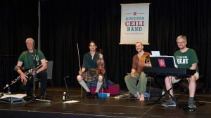 Fun4Sets • Irish Set Dance Weekends in Neumarkt 3 Foto Augusta Ceili Band auf Buehne